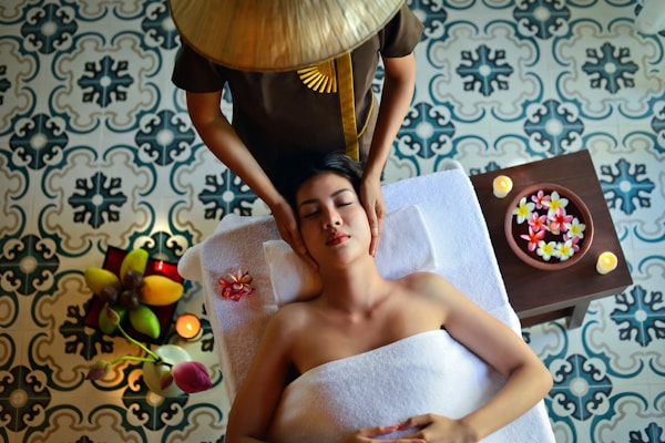 Varm stenmassage
